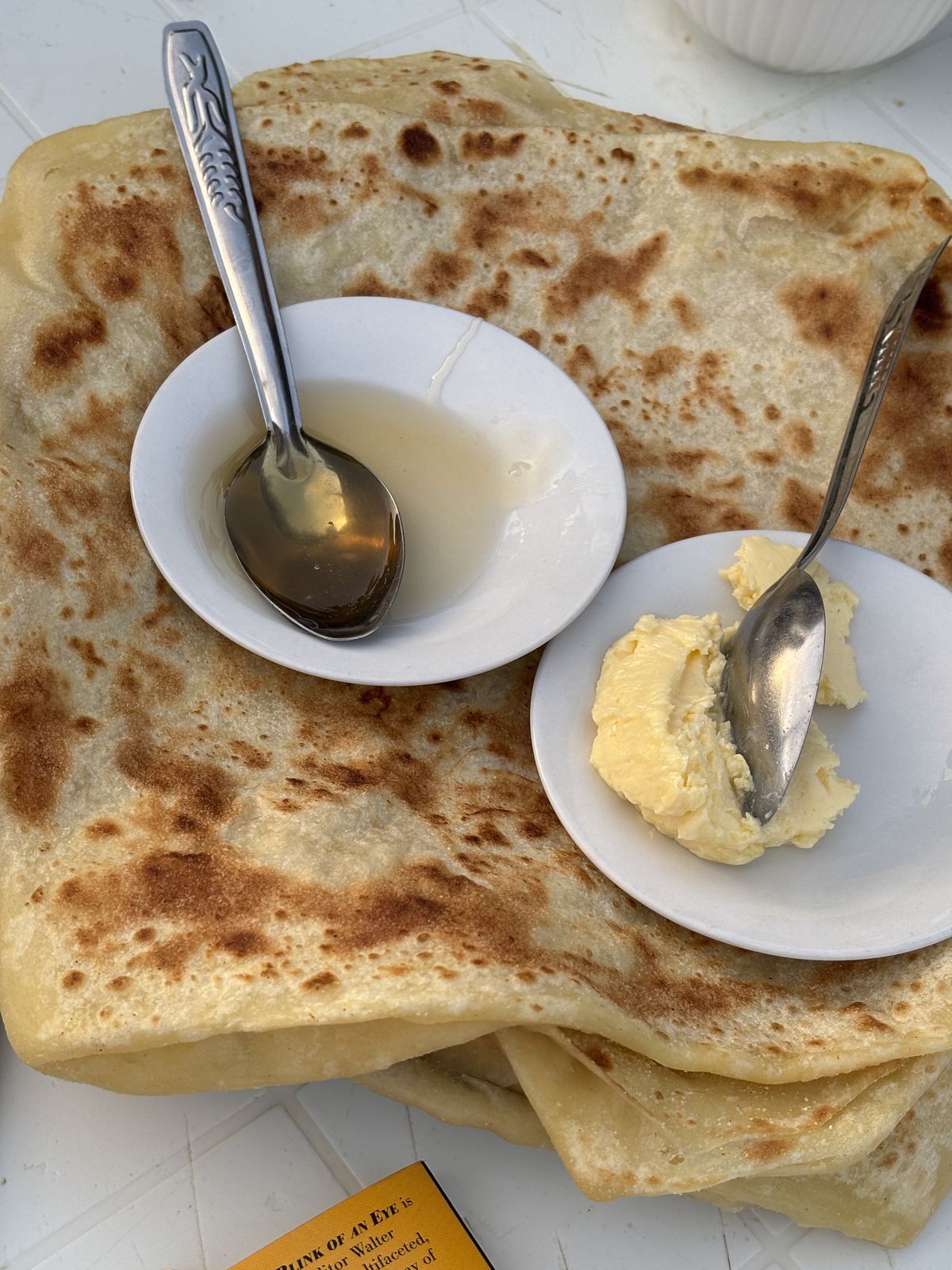 Msemen, miel et beurre